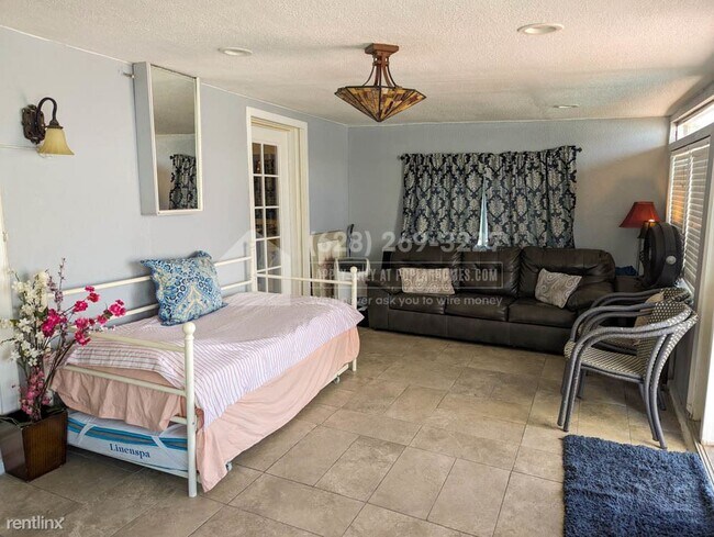 Foto del edificio - 6 br, 3 bath House - 944 De Met Dr -
