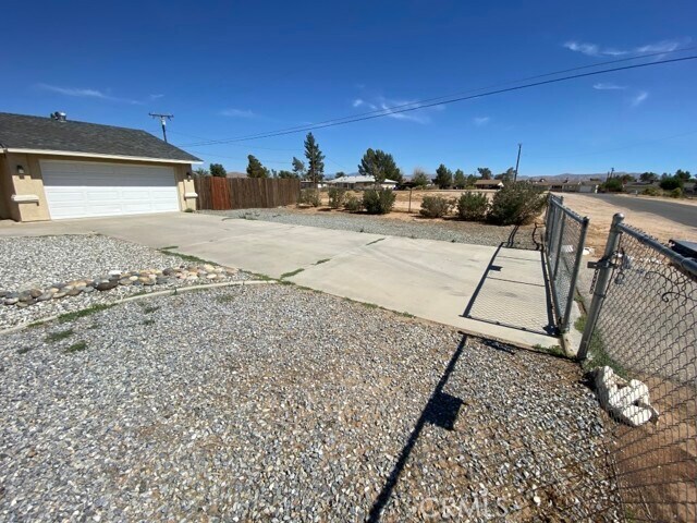 Foto del edificio - 14555 Pawnee Rd