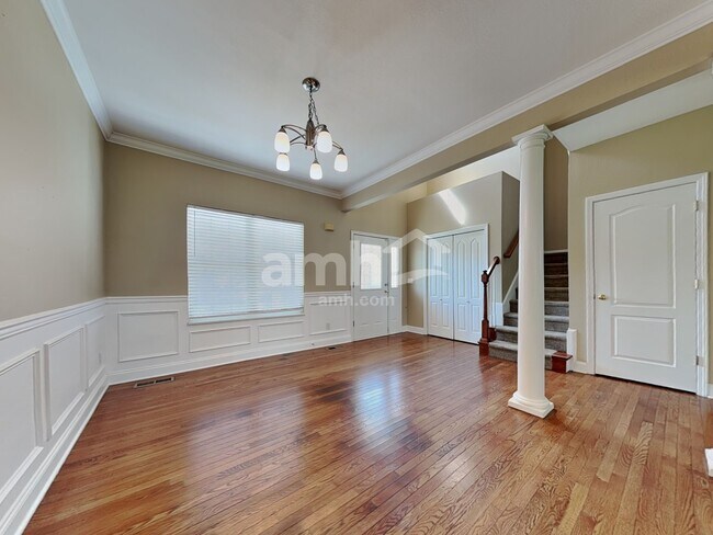 Foto del edificio - 4635 Aylesbury Dr