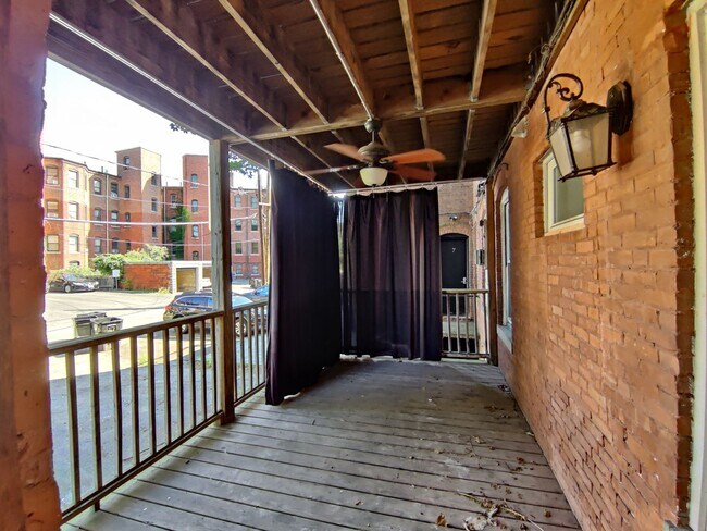 Building Photo - Cleveland Circle Area of Brookline. In-Uni...