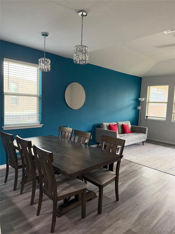 Foto del edificio - 6017 Teodoro Bend