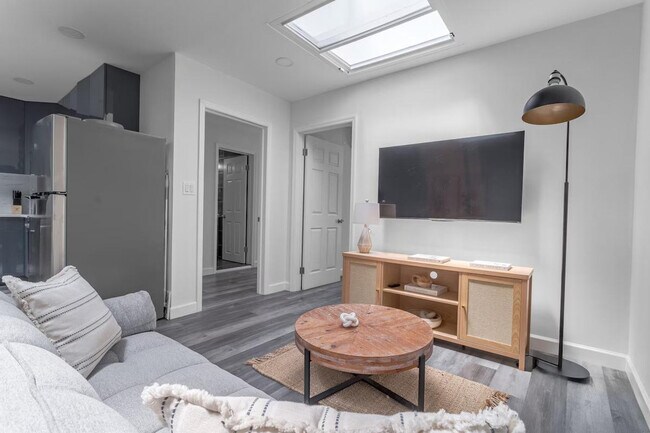 Foto del edificio - 218 E 104th St