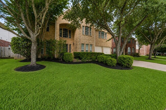 Foto del edificio - 2414 Falcon Knoll Ln
