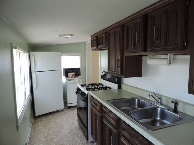 Foto del edificio - 108 S College St