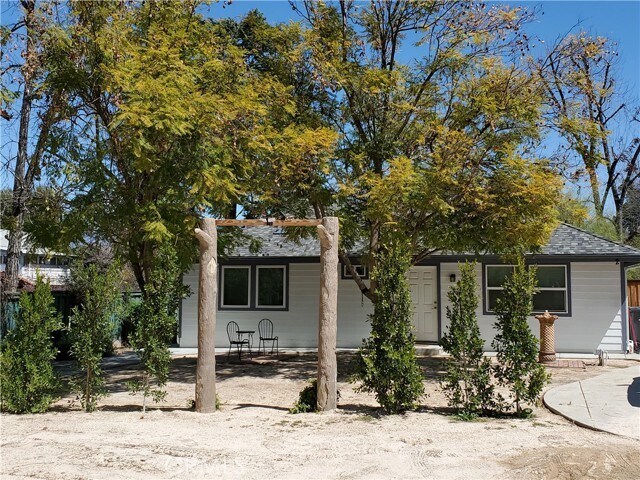 Foto del edificio - 634 W Highland Ave