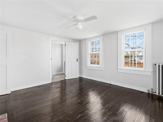 Building Photo - 1382 Hope St