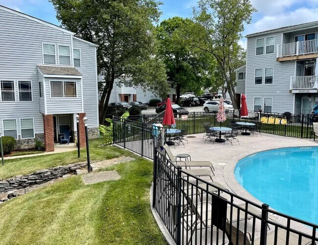 Foto del edificio - 2414 Lake Park Rd