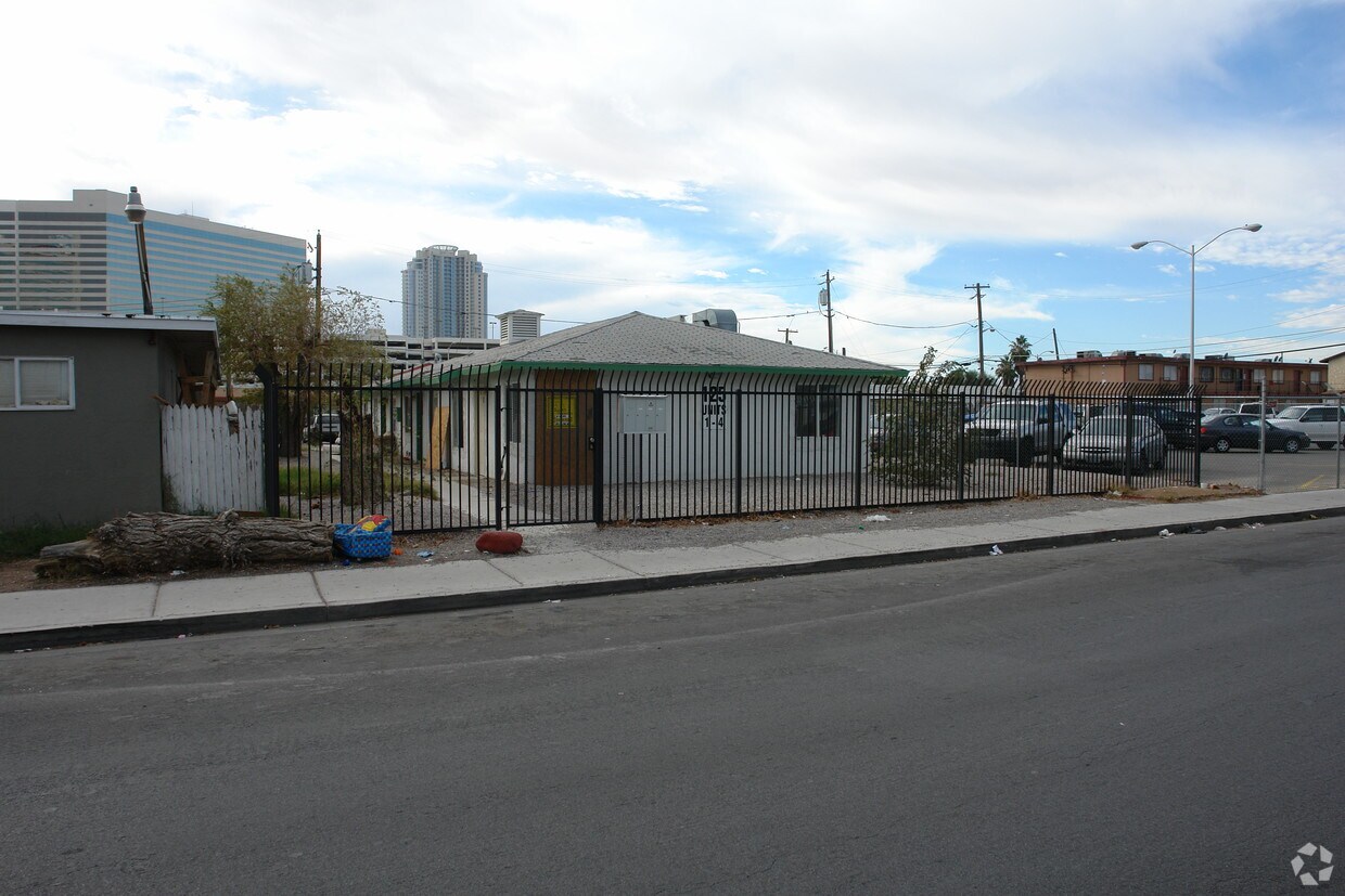 Primary Photo - 125 W New York Ave