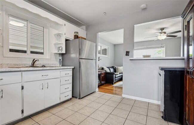 Foto del edificio - Updated Brick Ranch with Gorgeous Finishes & Ideal Location!