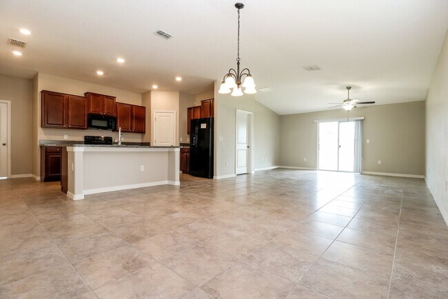 Foto del edificio - 6724 Trent Creek Dr
