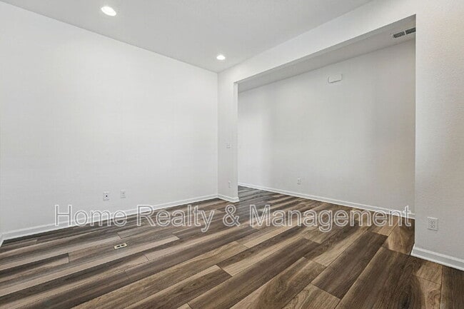 Building Photo - 9364 E 105th Ave