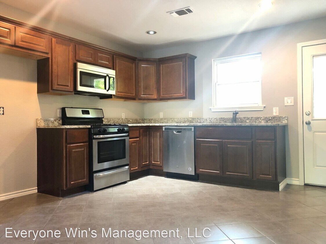 4 br, 2 bath House 555 Bowman Street House Rental in Irving, TX