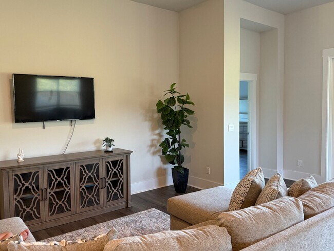 Foto del edificio - 5093 Roundhead Dr