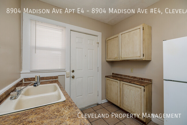 Building Photo - 3-Bedroom Cleveland Apartment