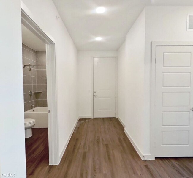 Foto del edificio - 2 br, 2 bath Condo - 661 Louis Henna Blvd ...