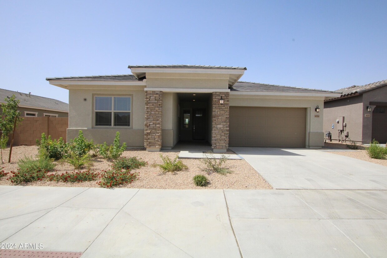 Foto principal - 4016 W McNeil St
