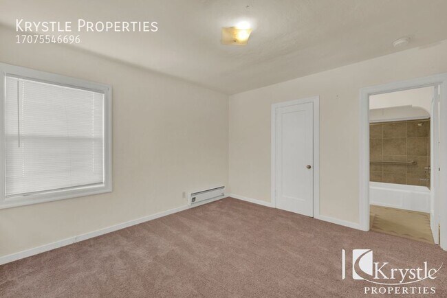Building Photo - Upper level apartment in South Vallejo
