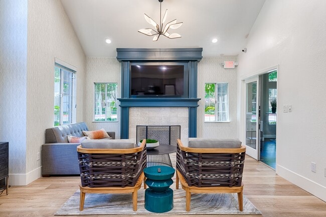Building Photo - Larkspur Woods Apartment Homes