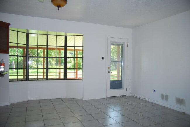 Building Photo - 2322 Norris Cir