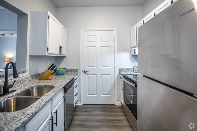 Interior Photo - Modena at Mallard Creek