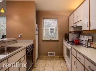 Building Photo - 1 br, 1 bath - 0305 SW Montgomery St Apt 304