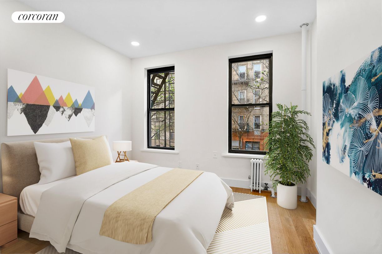 Foto principal - 421 E 81st St