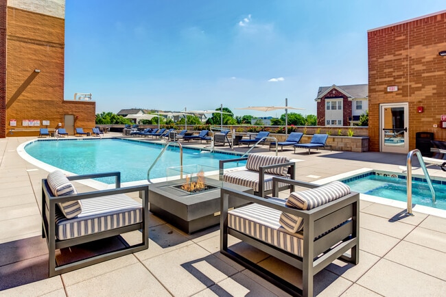 Building Photo - 500 Station