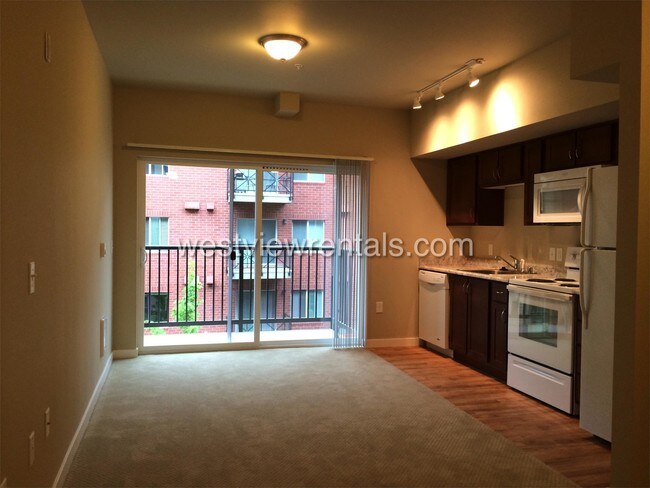 Foto del edificio - 1020 Railroad Ave