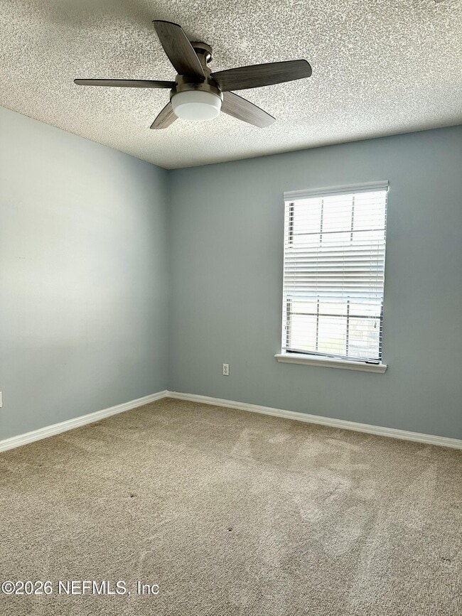 Building Photo - 341 Redwood Ln