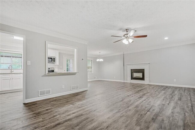 Building Photo - 3520 Everson Rd