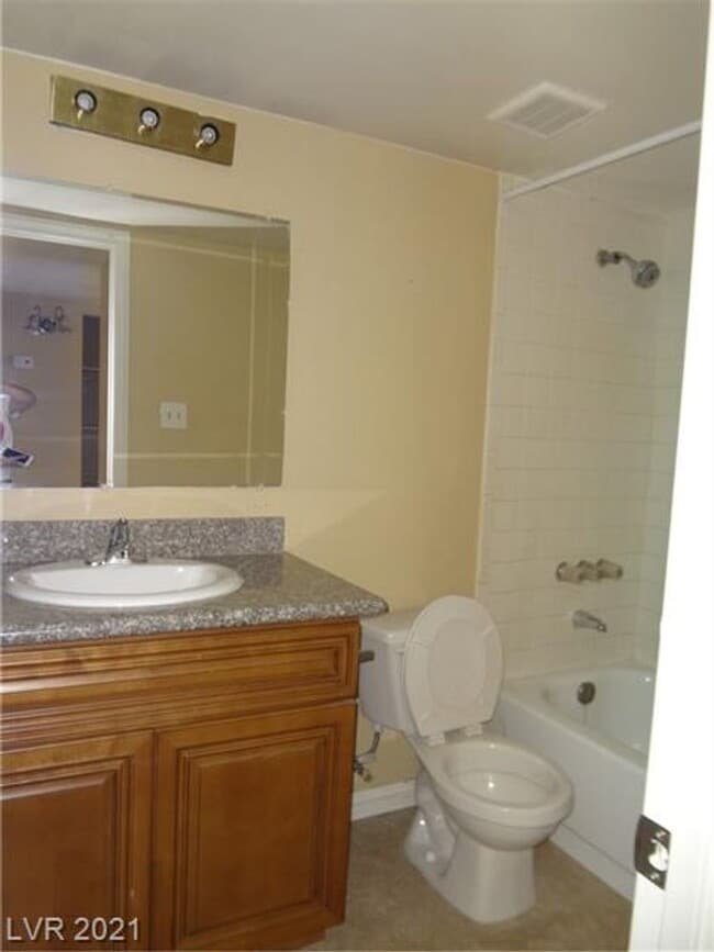 Building Photo - 5456 Cabeza Dr