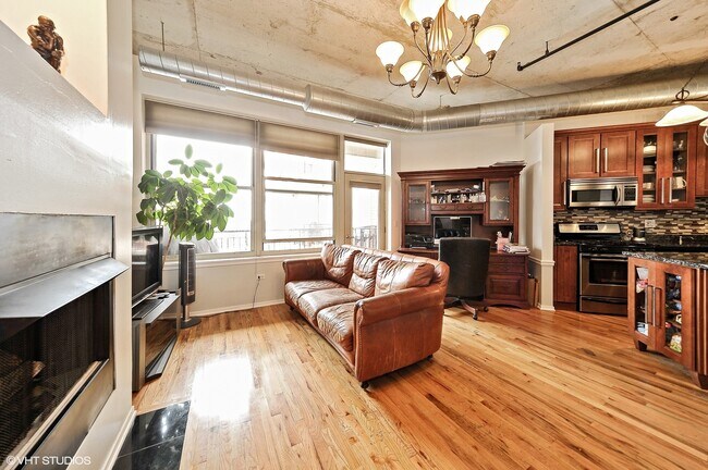 Building Photo - 6 S Laflin St