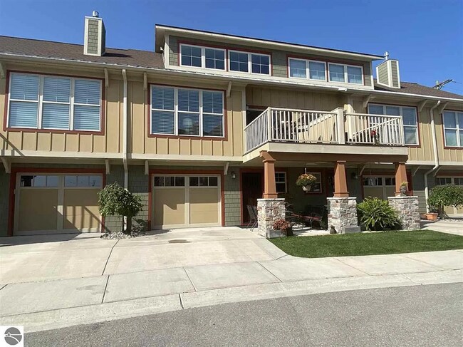 Building Photo - Experience Elevated Living in This Stunnin...