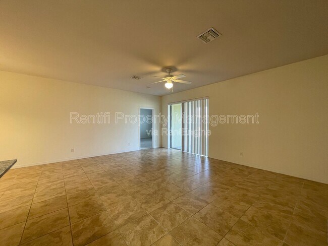 Foto del edificio - 1622 SW 16th Ct