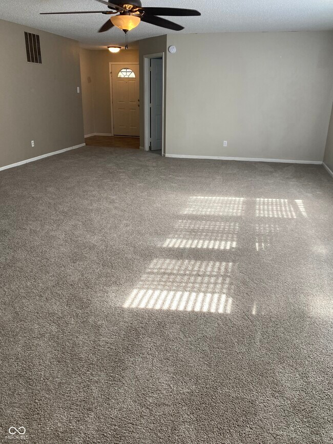 Building Photo - 10270 Tournon Dr
