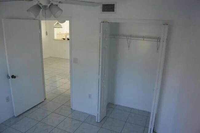 Foto del edificio - 925 NE 34th Ave