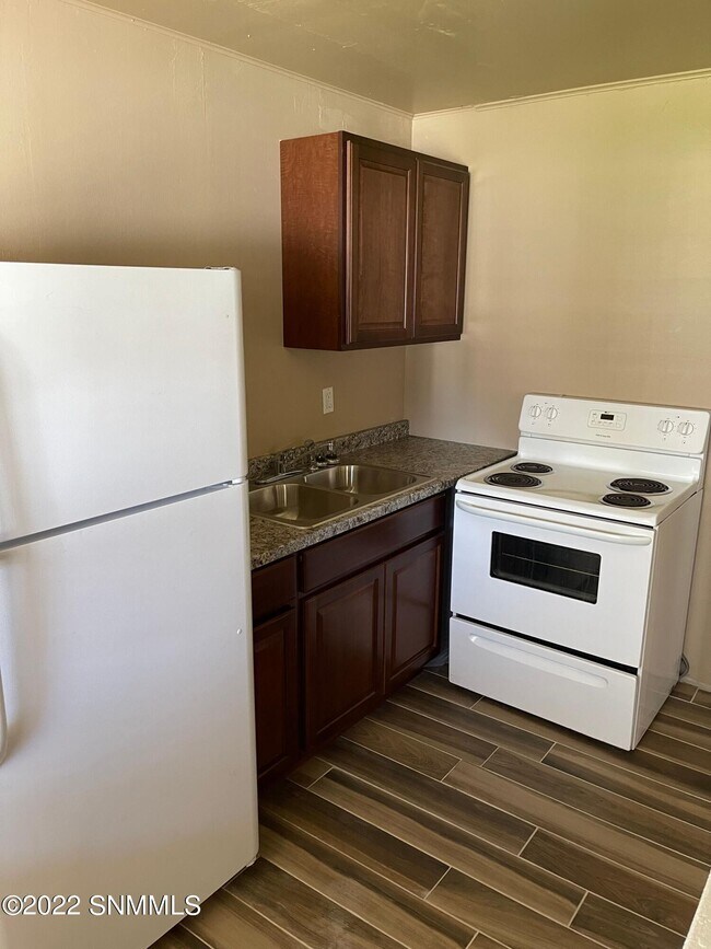 Foto del edificio - 1460 Alamo St