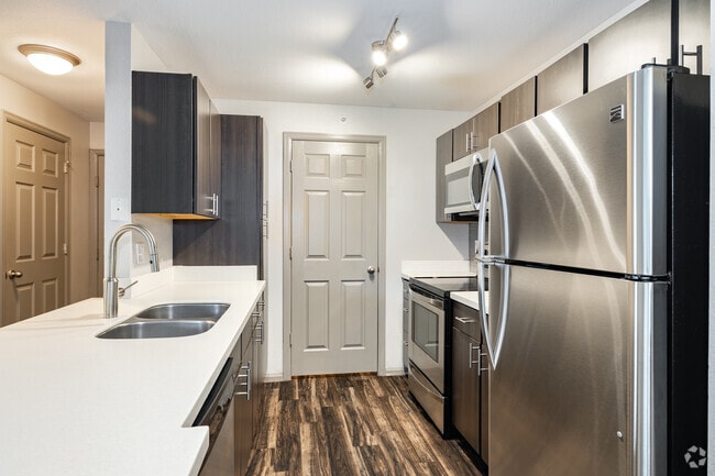 2BR, 2BA - 1,112SF - Sycamore - Kitchen - Lafayette Station