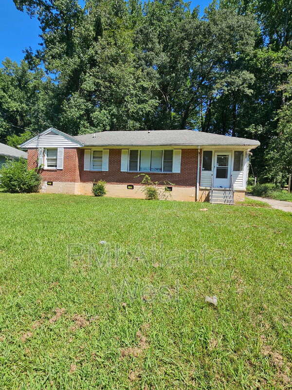 Building Photo - 418 Thaxton Dr SE