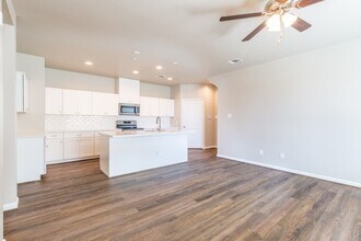 Building Photo - 135 Pk Pl Cir