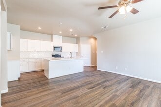 Building Photo - 135 Pk Pl Cir