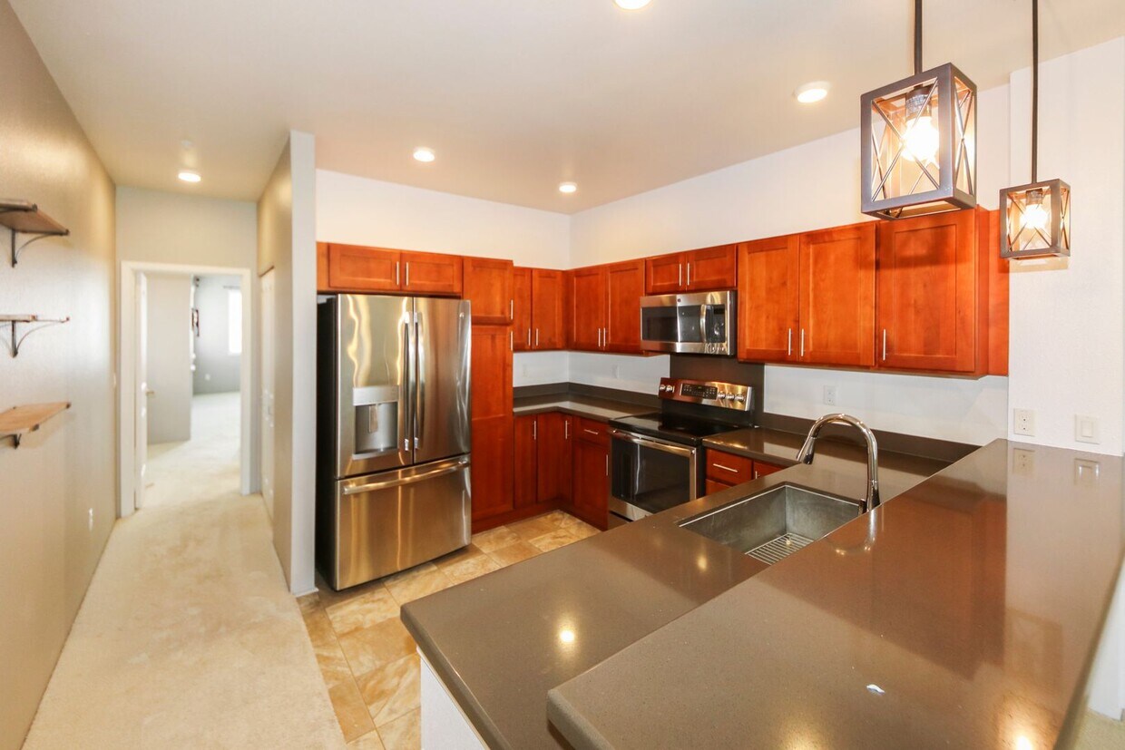 724 Kakala St Unit Kakala 1604 (Up), Kapolei, HI 96707 Room for Rent