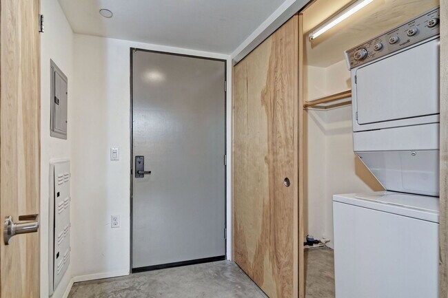 Foto del edificio - 2870 Fourth Ave