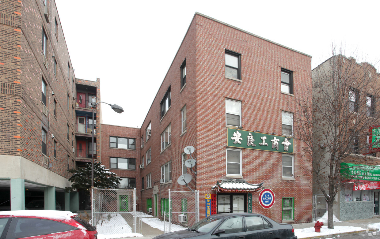 Foto principal - 218 W 22nd Pl