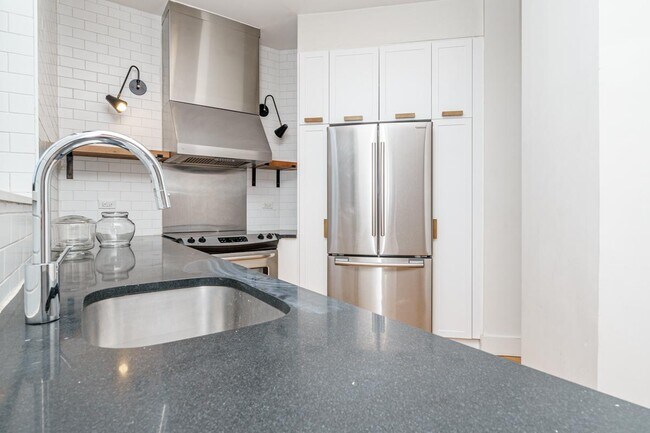 Foto del edificio - 55-27 Myrtle Ave