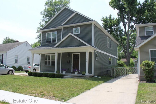 Building Photo - 1500 Mclean Ave