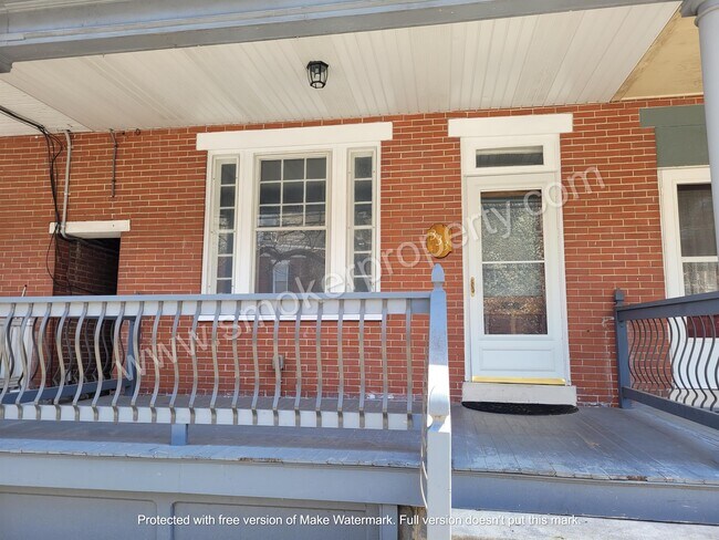 Building Photo - 333 N Pine St