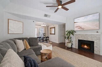 Building Photo - 3105 San Jacinto St