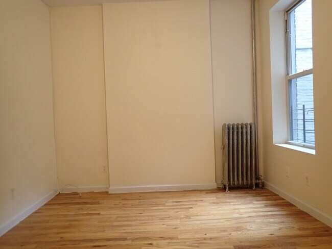 Building Photo - 524 Lafayette Ave