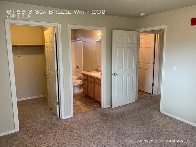 Building Photo - 6155 S Sea Breeze Way #202